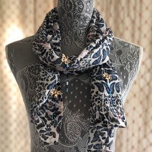 Handmade hand-sown cotton scarf